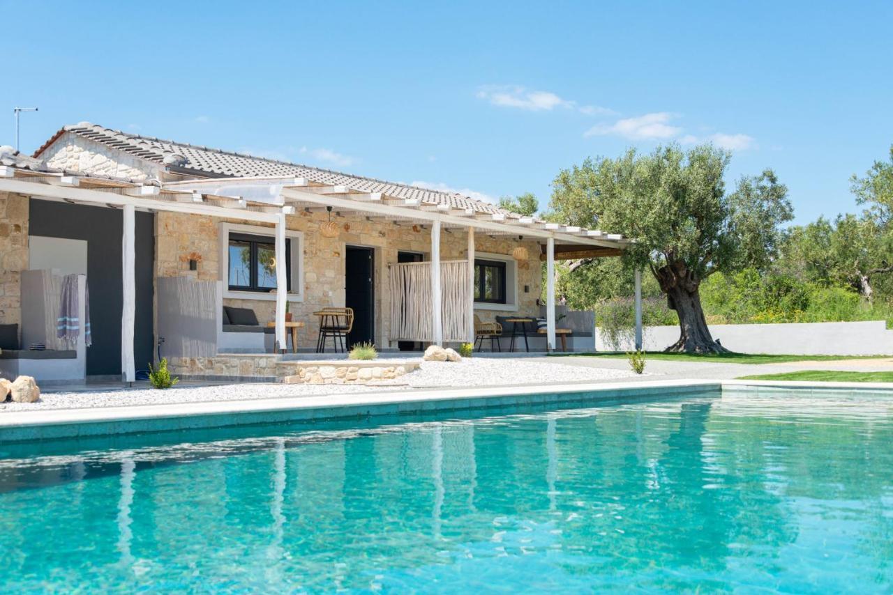 "Four Olives" Luxury Rooms, Afitos #Feelslikehome Afytos Exterior foto