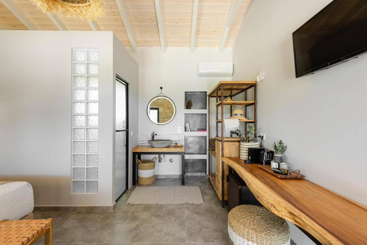 "Four Olives" Luxury Rooms, Afitos #Feelslikehome Afytos Exterior foto